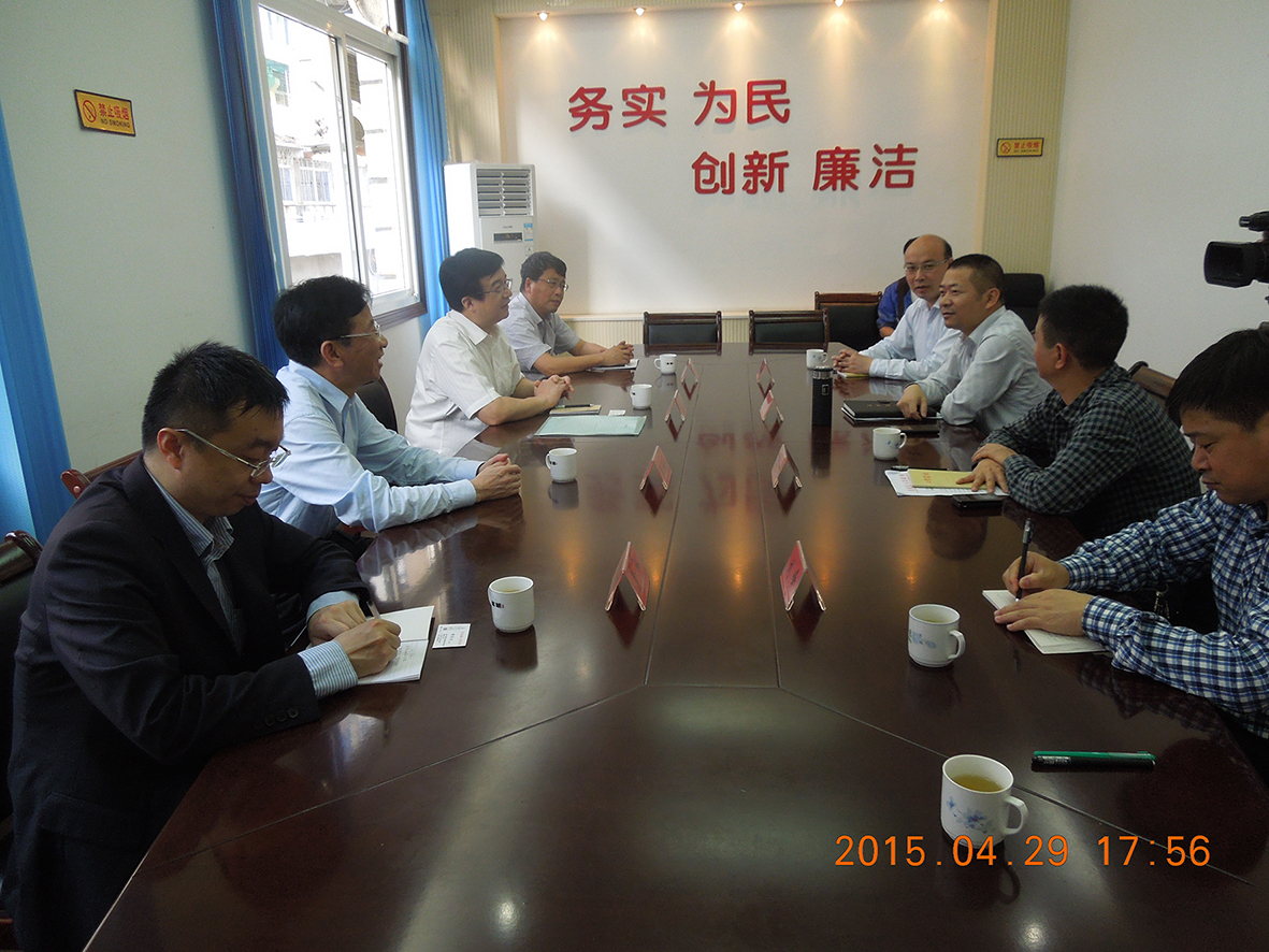 1430710040532924.jpg 与杨县长会谈1.jpg